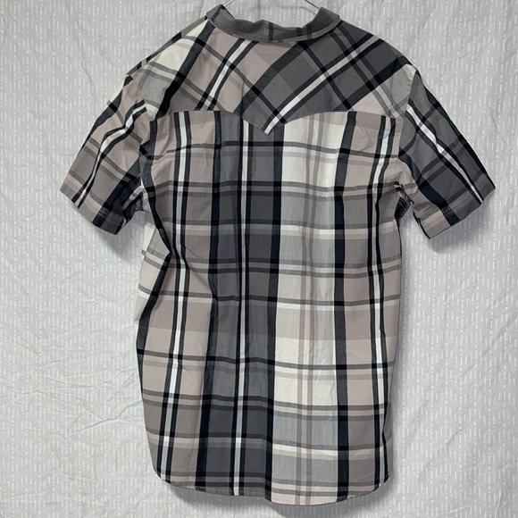 Levi’s Button-Up - Picture 4 of 4